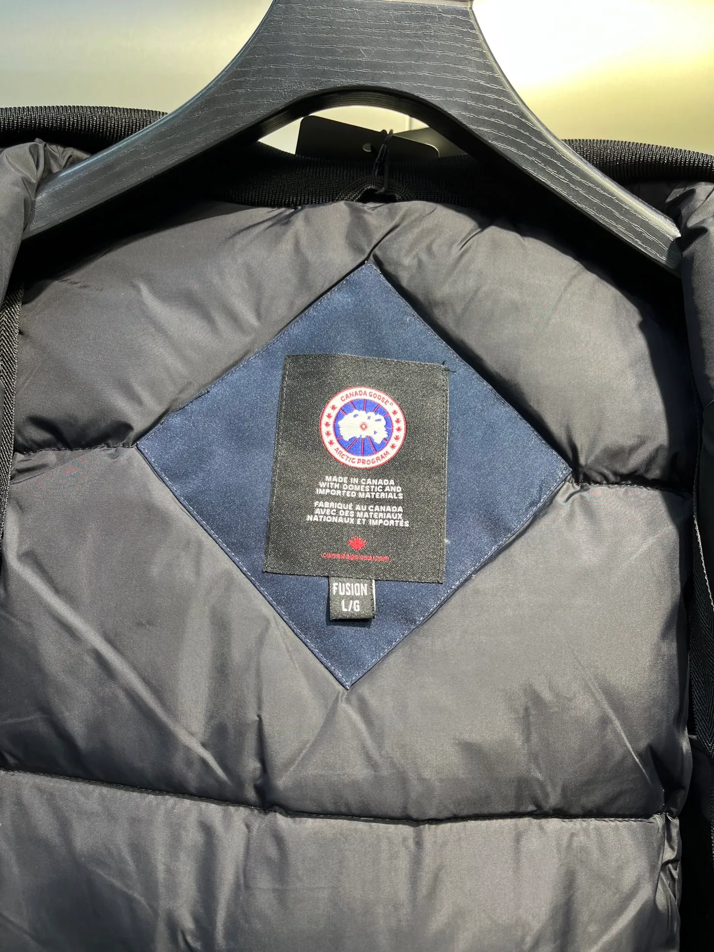 P860 🇨🇦🇨🇦CANADA GOOSE 12 women's models, factory direct supply: supplying global purchasing agents, micro-businesses, entities, Tmall, high-end stalls and studio cooperation, free shipping! Trillium Parka Women's 12 "popular" women's models are chosen by Arctic and Antarctic scientific expedition teams as winter wear, the Rolls-Royce of down jackets. ➖ Industry-leading anti-counterfeiting chip sensing. ➖ Imported Behringer embroidery machines and customized embroidery labels, the highest level and industry leading. ➖ Imported Korean 21-count polyester-cotton blended original fabric, TC85 waterproof coated fabric, water-repellent, windproof and wear-resistant. ➖ The new national standard 80 white duck down is filled with an average of 520 grams of down. The amount of down filled is industry-leading. ➖ 100% nylon lon lining with double double-layer sealing design to prevent velvet running, seamless thread design on cuffs! ➖ Western Canadian Green Wolf Collar. ➖ Yoshida YKK provides original factory-customized electroplated sliders. YKK two-way lockable zippers are tight and smooth and do not peel off paint. ➖ 3M composite Velcro is durable and the accessories and hardware are all custom-made. Note: Our copywriting is only simple and clear. Instead of bragging about the copywriting, it is better to compare and understand with samples. Only for the purest, most focused, most professional, highest quality, and most cost-effective!  SIZE:S-XXL